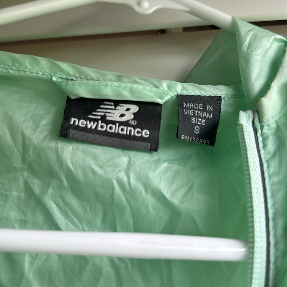 New balance wind breaker /warm up jacket in Seafoam - Picture 2 of 3